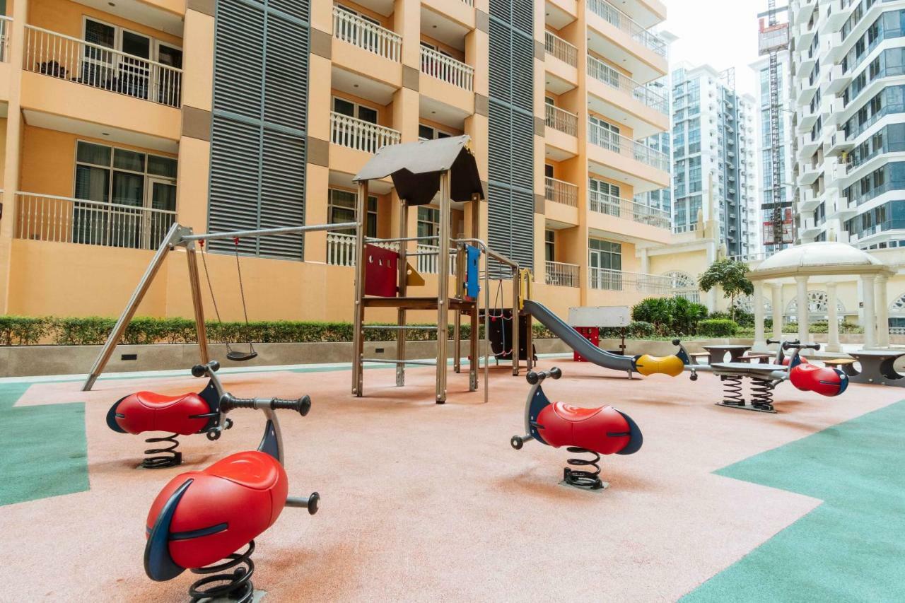Reddoorz Premium @ Venice Luxury Bgc 2 Makati City Luaran gambar